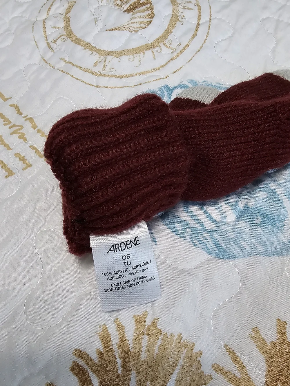 Ardene Burgundy Ribbed Knit Gloves with White Stripe Detail